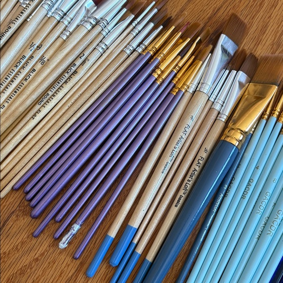 Assorted Paintbrushes - Picture 3 of 5